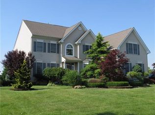 35 Linwood Dr, Monroe Twp, NJ 08831