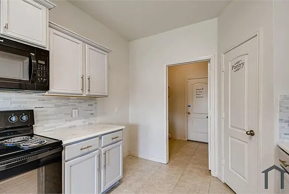 153 Ryan St — Photo 8
