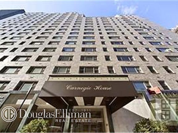 5th image of 100 W 57th St APT 17L