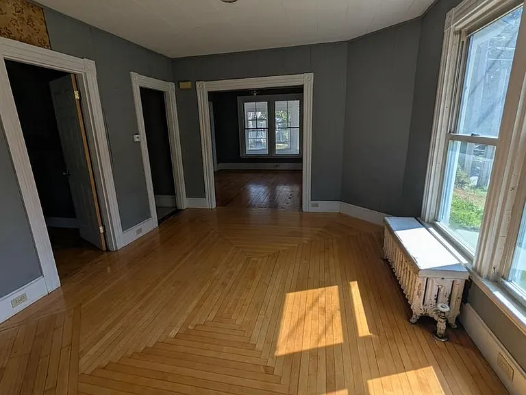 59 Oak St — Photo 12