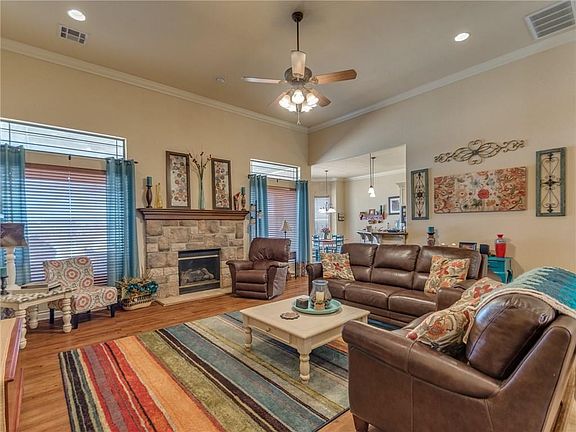 4th image of 1304 Rocky Top Cir