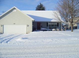 1936 W Ravina Park Rd, Decatur, IL 62526