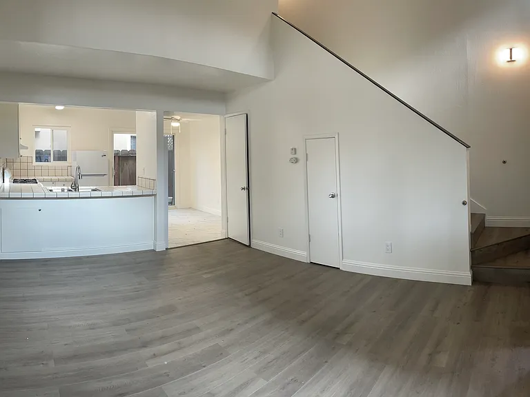 238 Montecito Ave — Photo 2