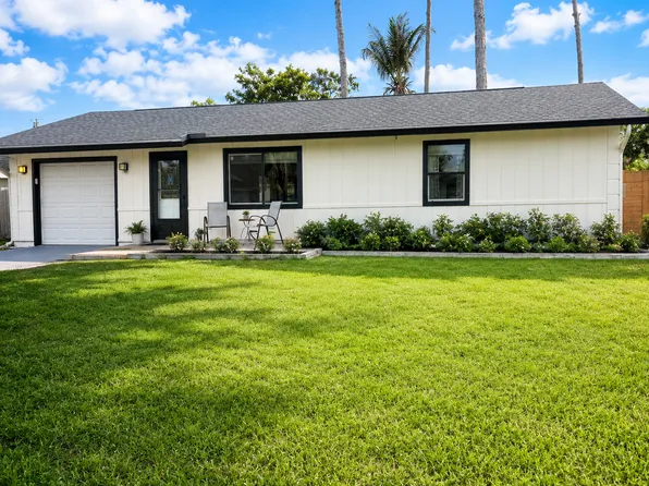 1086 SW Sarto Ln, Port Saint Lucie, FL 34953