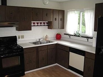 4th image of 2002 Renfrew Dr