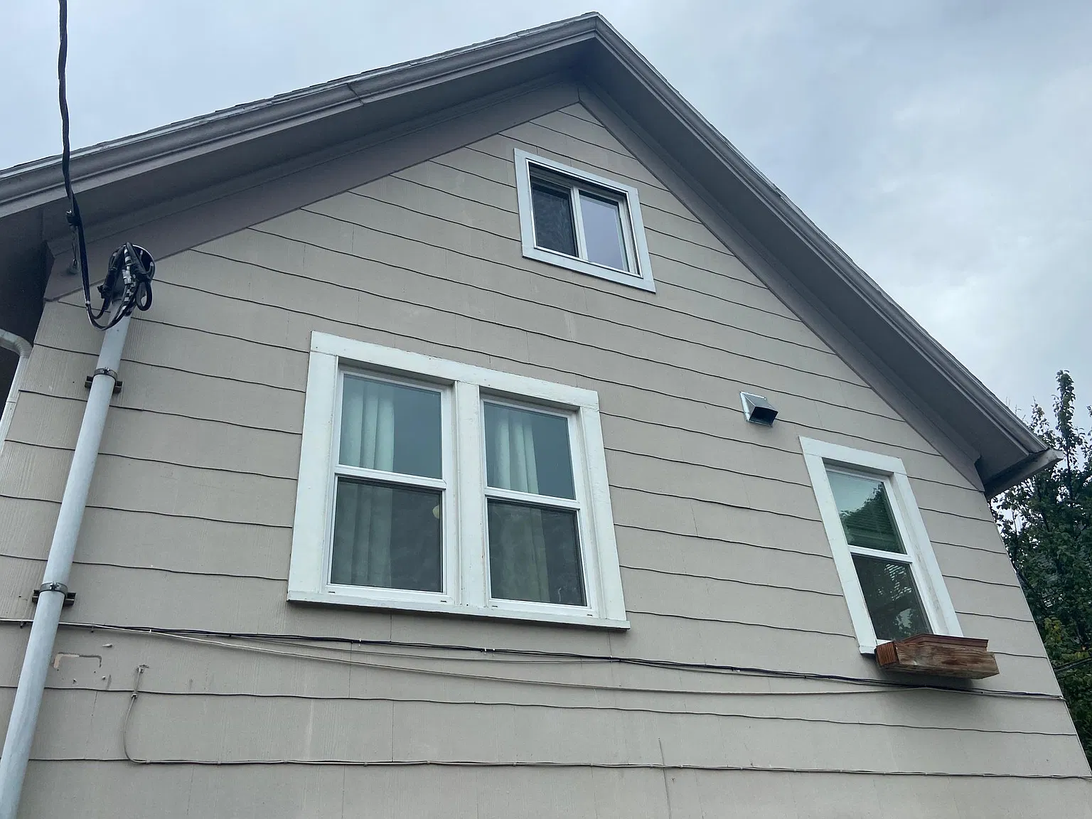 3137 SE Hawthorne Blvd — Photo 1