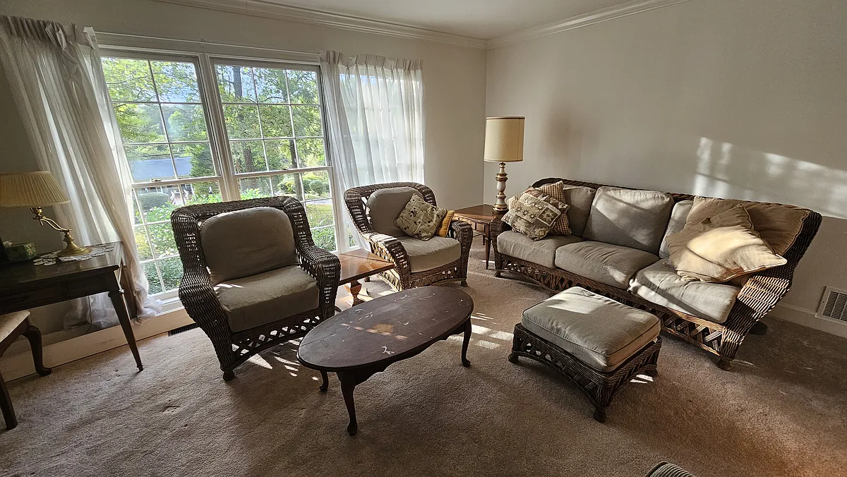 Large Living Room with large windows! - 3000 Dolly Ridge Dr