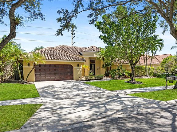 2nd image of 1115 Creekford Drive