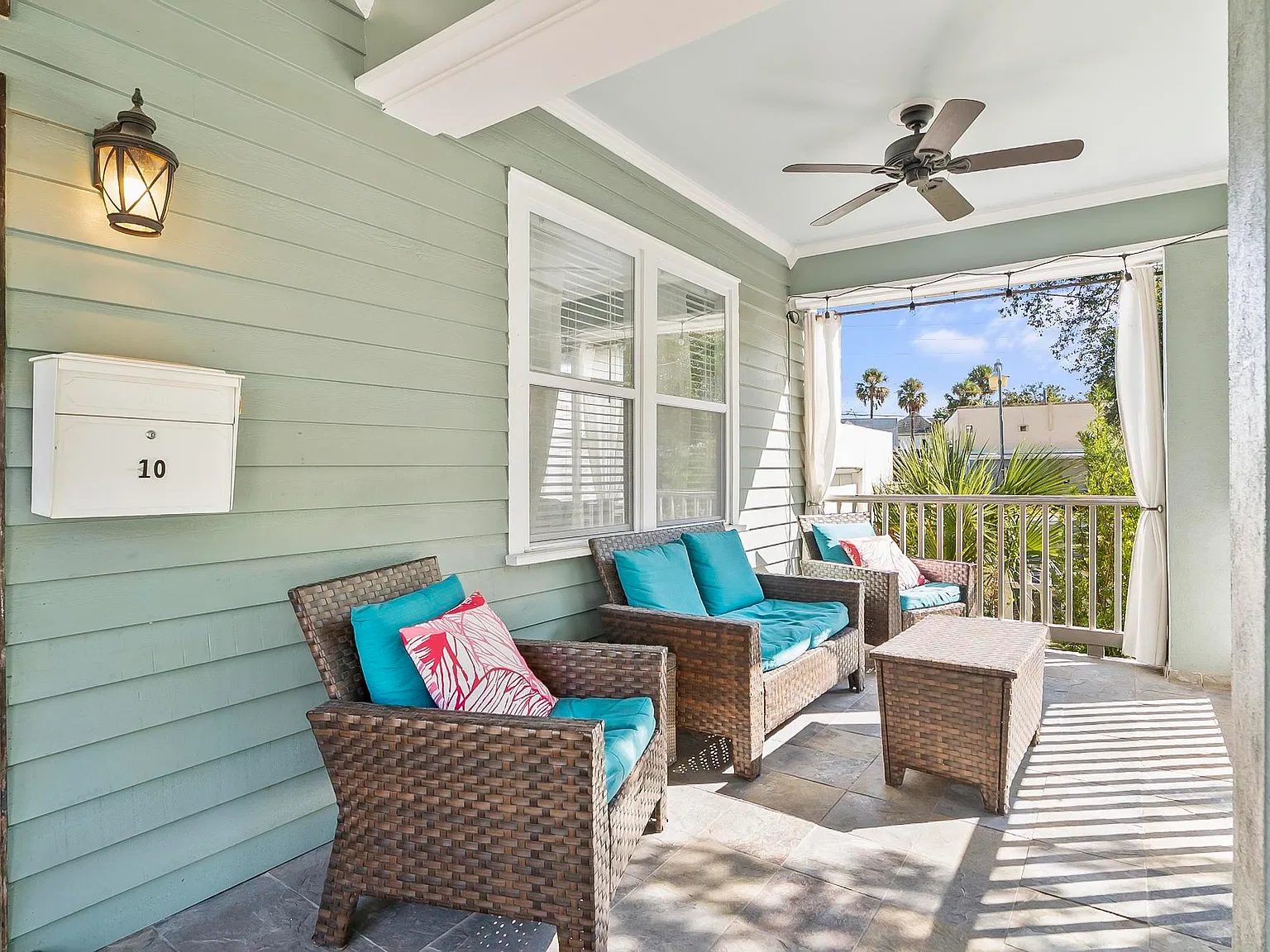 5 bed, 2635 sqft, $7,450 — Photo 4