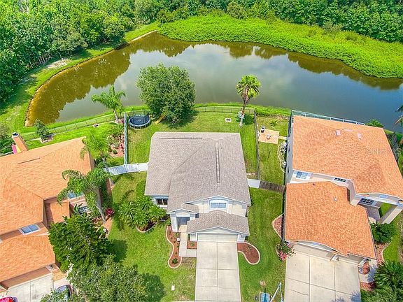 3rd image of 27722 Breakers Dr