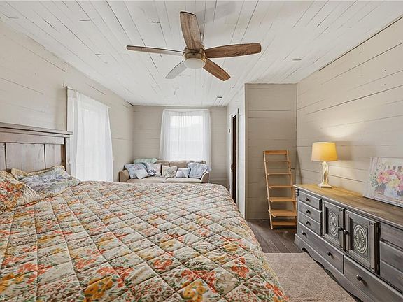 35th image of 985 Traphill Rd