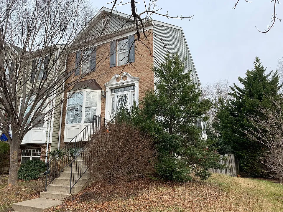 2400 Hamden Ct