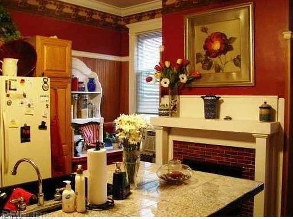 4th image of 132 Orleans Cir APT 2