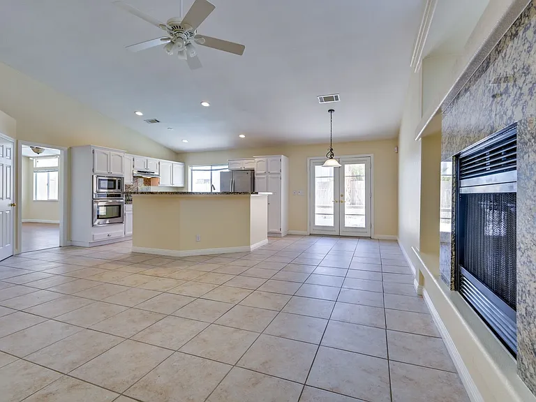 968 E Robindale Rd — Photo 24