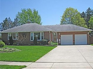 18471 Meadow Ln, Strongsville, OH
