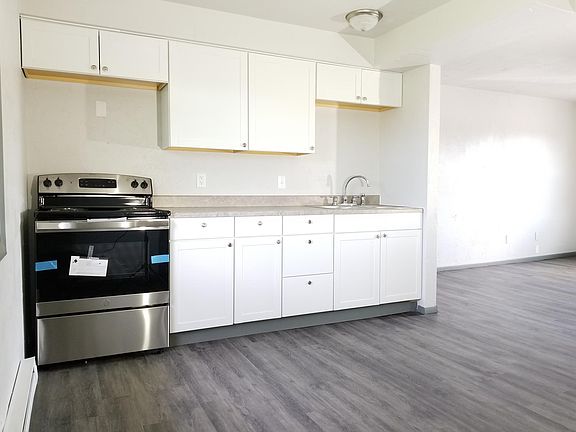 3rd image of 203 Clairmont Ct #2