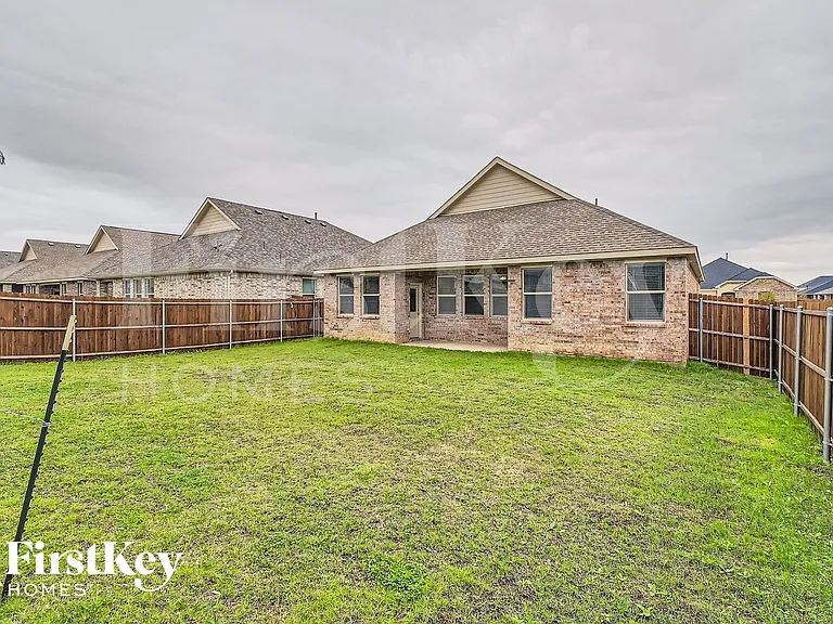 2324 Okeefe Dr — Photo 28