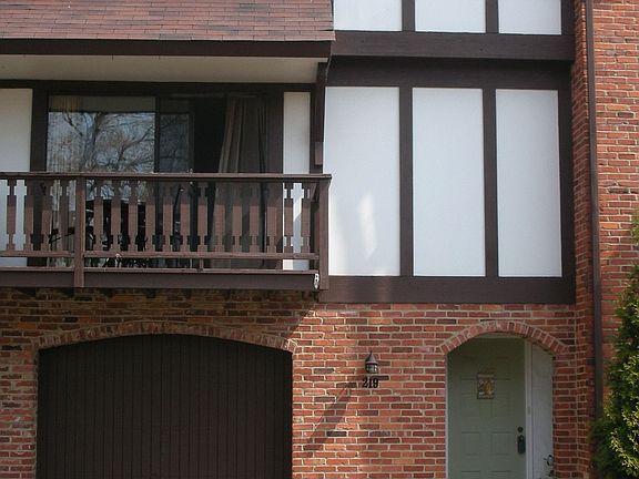 219 Queensberry Ct.