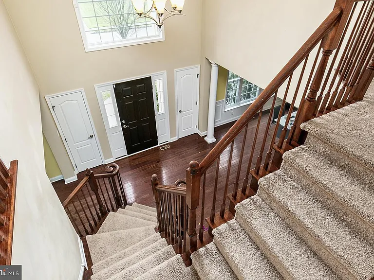 16 Foxcroft Way — Photo 5