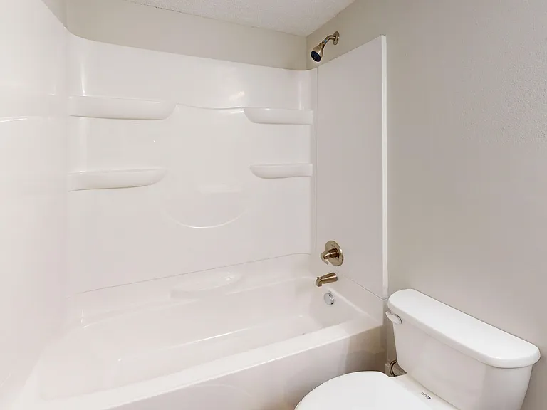 1515 W Kirby Ave — Photo 16