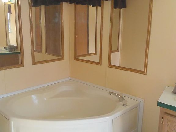 master garden tub