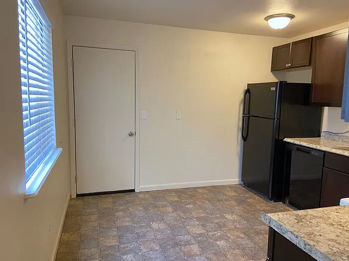 2 bed, 1.0 bath, 746 sqft, $1,675 — Photo 4