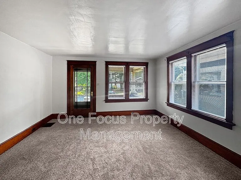 1414 Park Ave — Photo 4