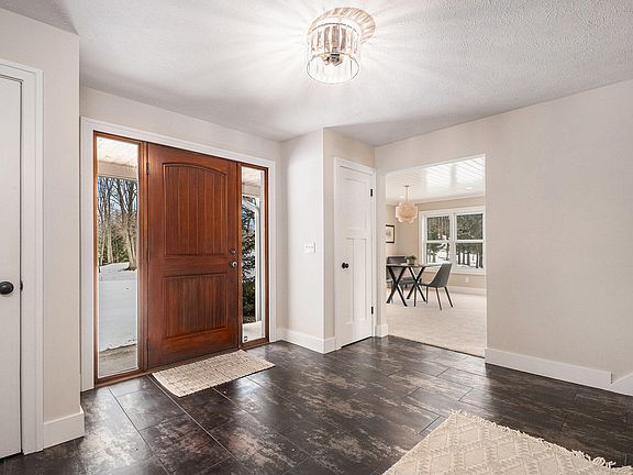 2nd image of 651 Crahen Ave NE