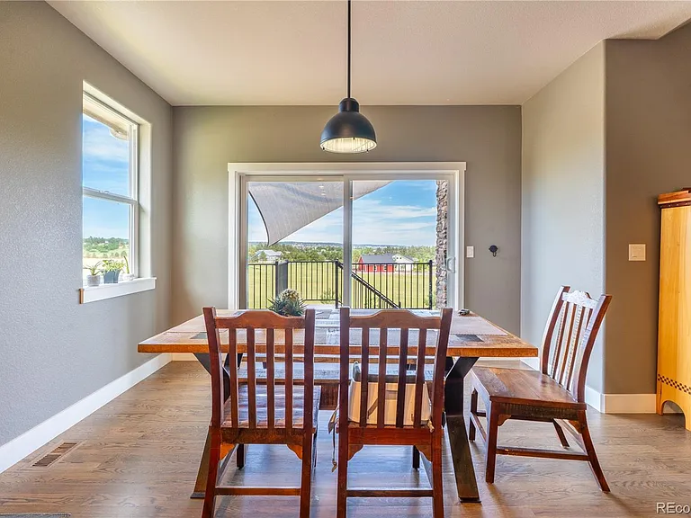 601 Pioneer Hvn — Photo 8