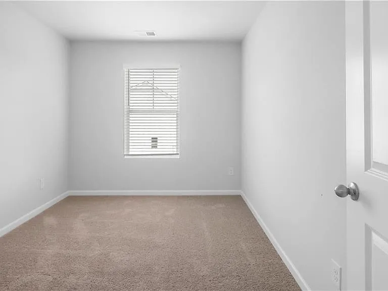 371 Lanier Cir — Photo 21