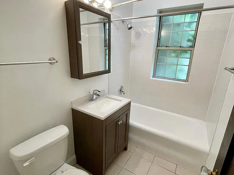 1635 W Fargo Ave #2B — Photo 11
