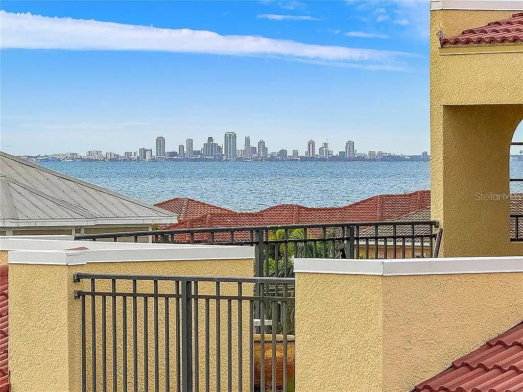 4 bed, 3.5 bath, 3075 sqft, $4,500 — Photo 4