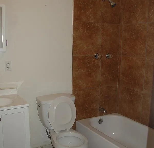 1823 W Fairmount Ave — Photo 5