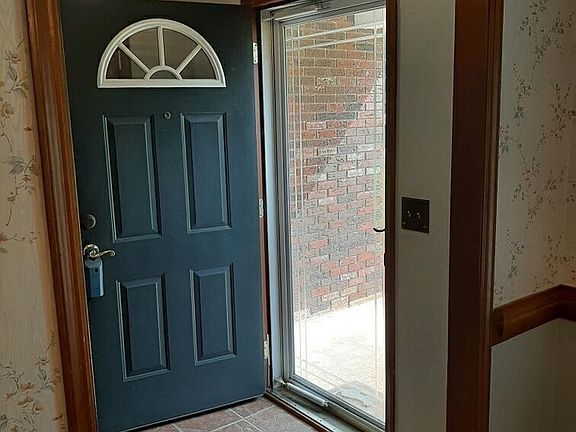 5th image of 100 Birch Ct