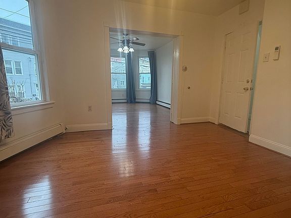 5th image of 220 Summit Ave #1