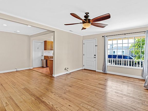3rd image of 228 Northwood Dr