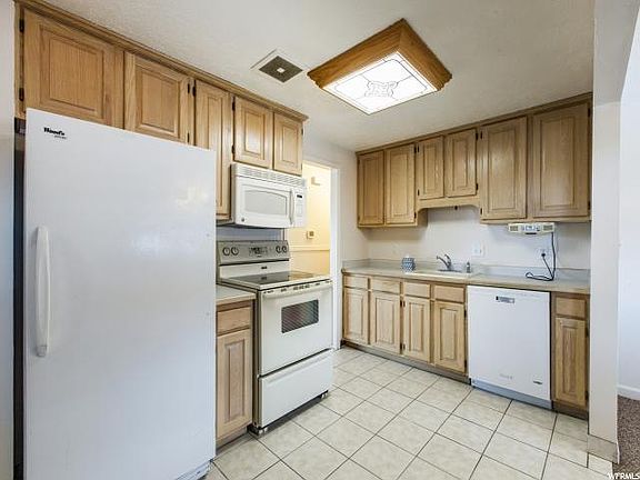 4th image of 3380 S Lynnbrook Dr