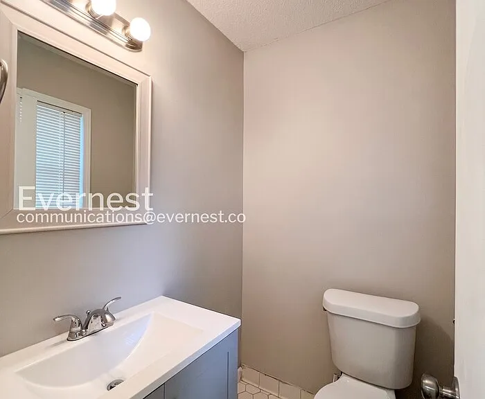 3060 Fairmeadow Dr — Photo 15