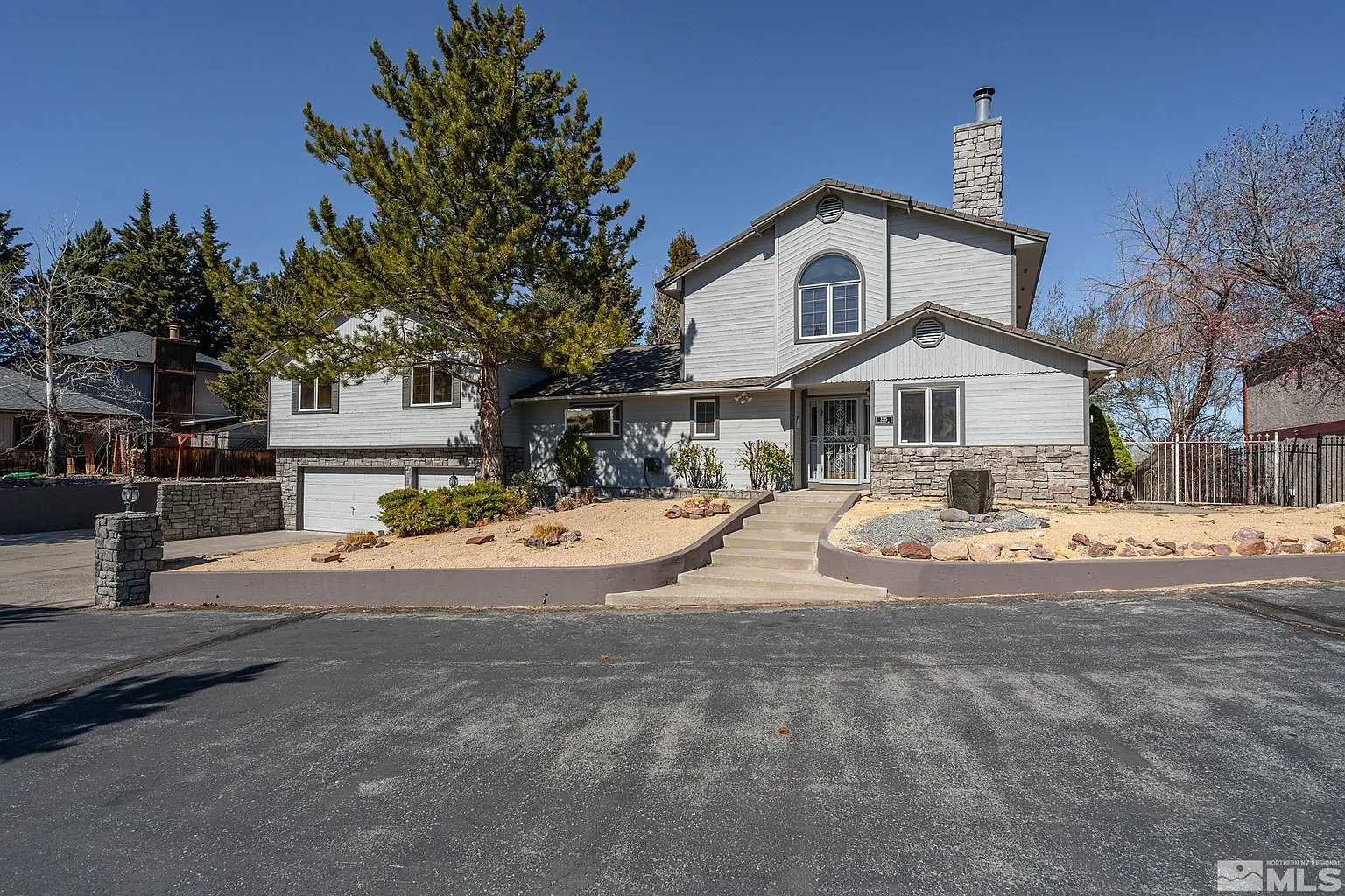 3315 Markridge Dr photo 1