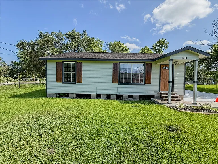 6310 Brookside Rd — Photo 2