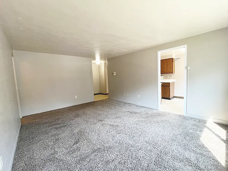 Knollcrest Apartments — Photo 22