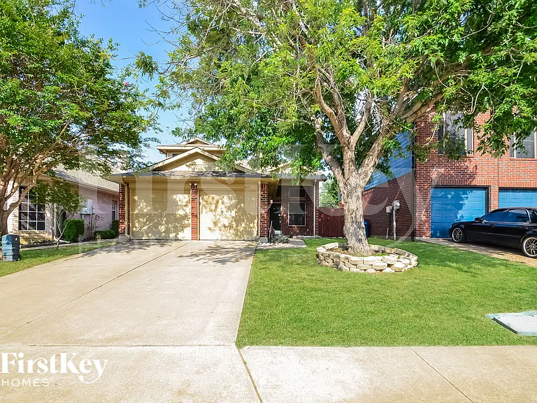 2013 Raven Ln — Photo 1