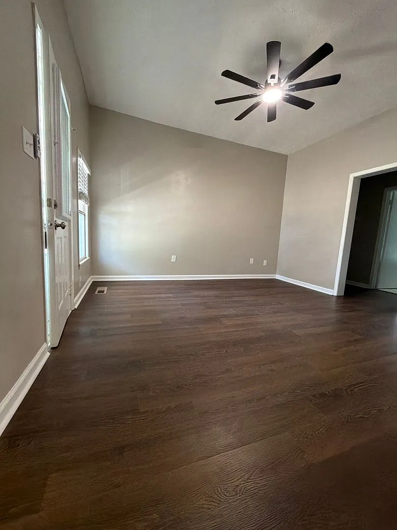 Beautifully Renovated 3-Bedroom, 2-Bath Home in Fountain City! — Photo 3