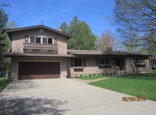 1638 Sand Point Rd, Munising, MI 49862