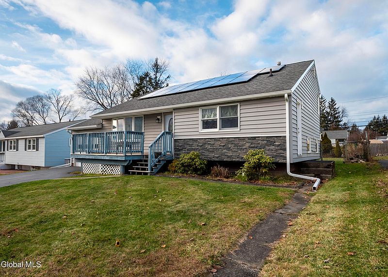 2nd image of 13 Dover Drive