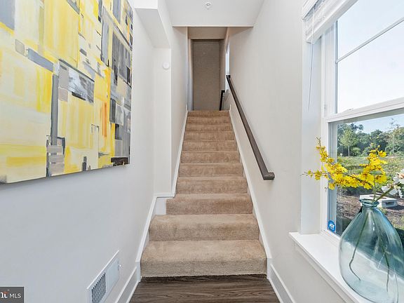 3rd image of 8397 Amber Beacon Cir