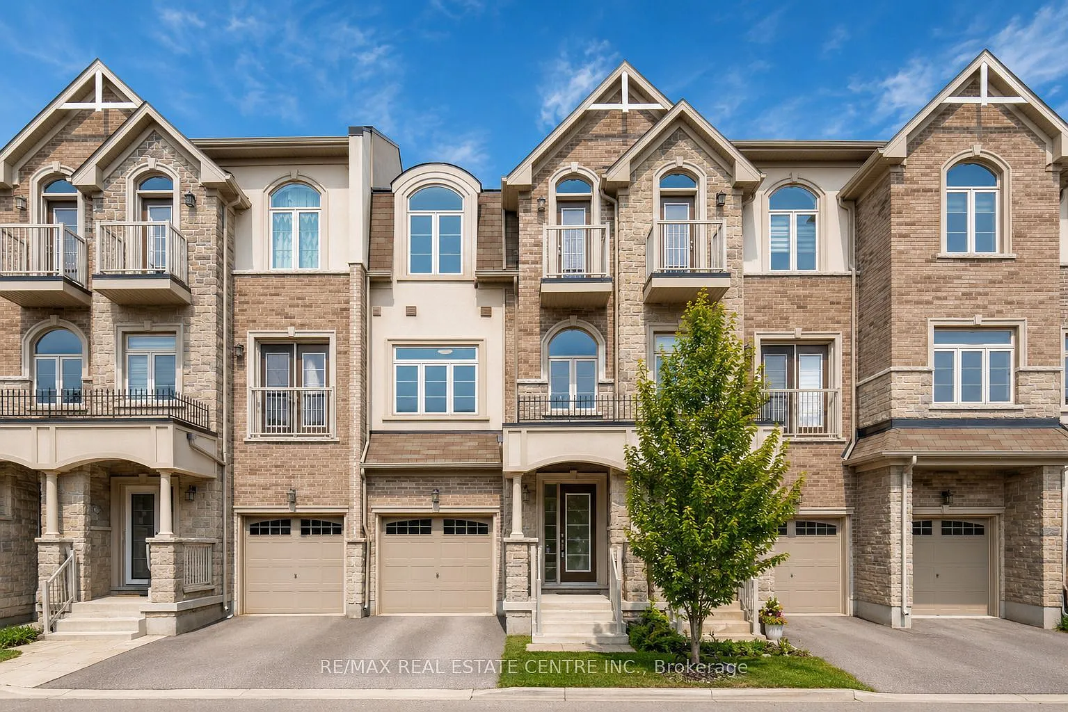 3 bed, $3,100 — Photo 1