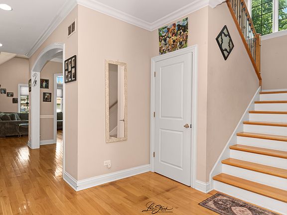 4th image of 1730 Lunt Ave
