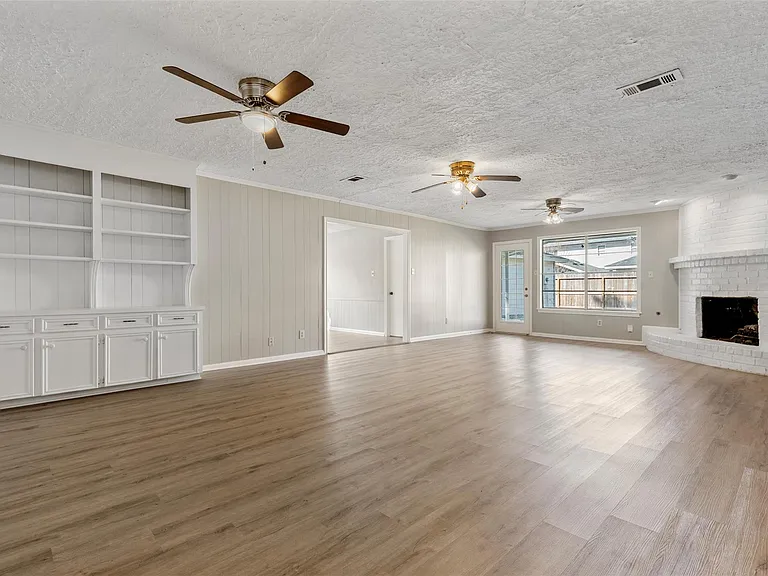 4106 Cypress Hill Dr — Photo 8