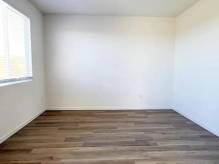 1642 Sanderling Ave — Photo 6